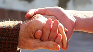 Buscan garantizar salud gratuita y protección social para personas con Parkinson