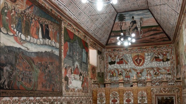 Interior del templo de Curahuara de Carangas, situado en la provincia Sajama, de Oruro. Fotografía: Embajada de EE.UU.