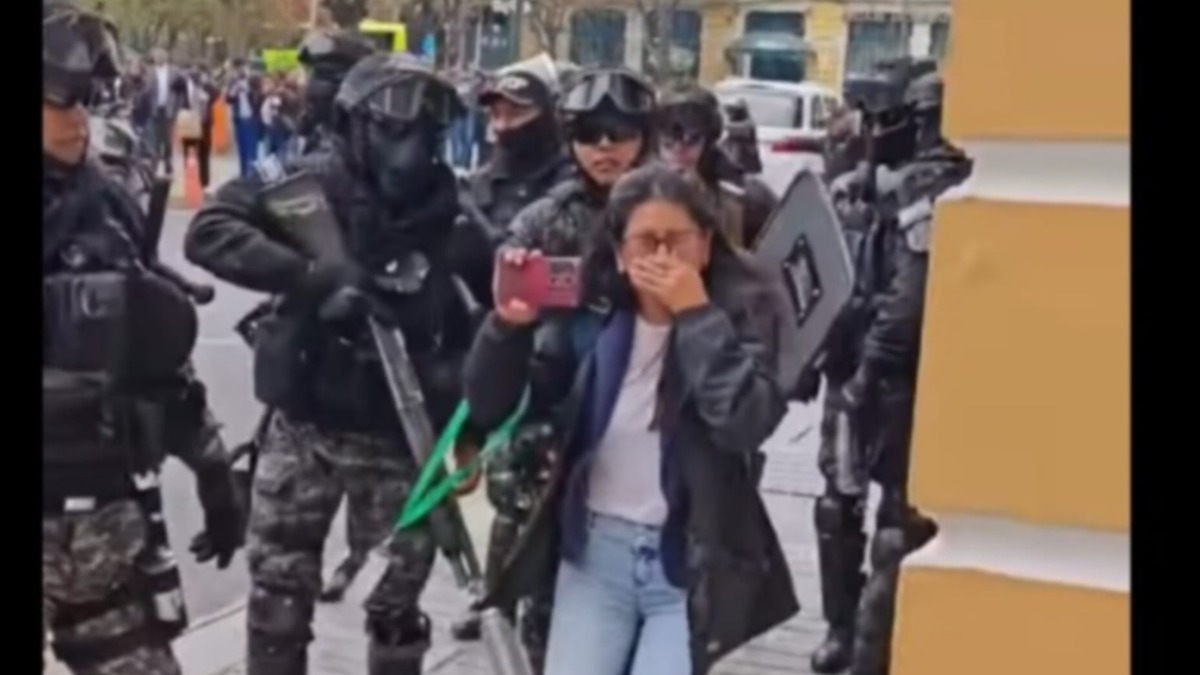 La UTOP intervino con agentes químicos mientras periodistas realizaban cobertura en el lugar. Foto: Captura de video