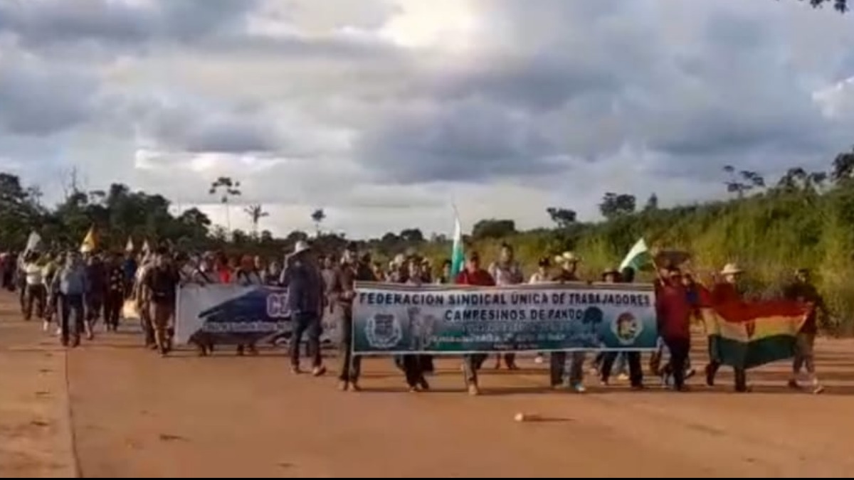 Marcha de campesinos del norte del país rumbo a La Paz. Foto: Cipca