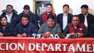 Chóferes resuelven respaldar los bloqueos de las federaciones interprovinciales en La Paz