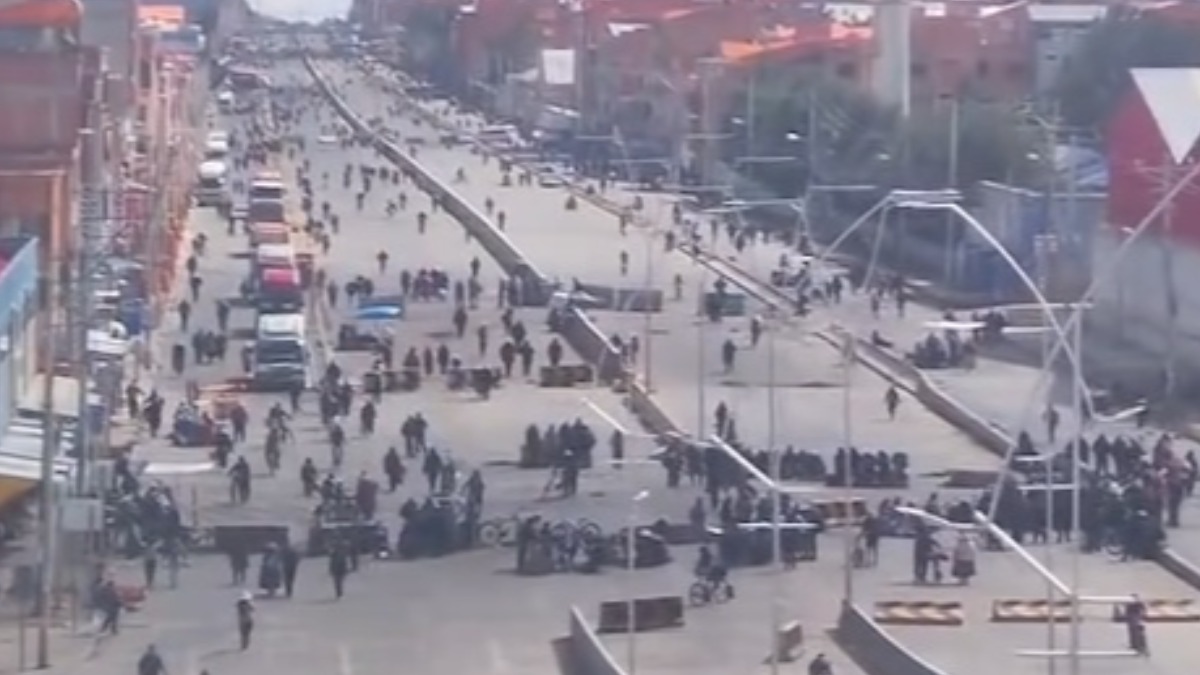 El Alto con puntos de bloqueo. Foto: captura video
