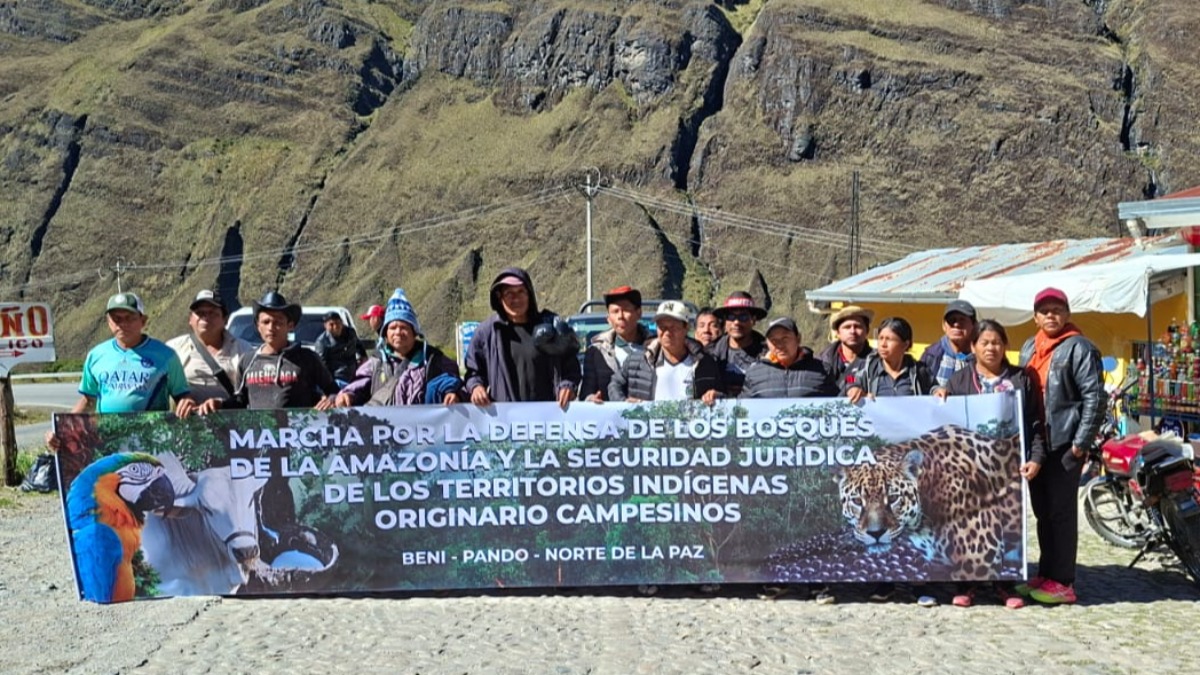 Los marchistas en la localidad de Pongo. Fotografía. Fundación Tierra,.