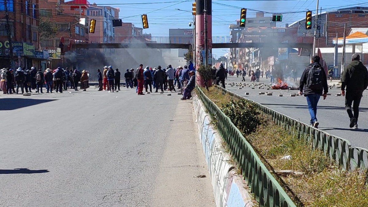 Manifestantes retoman bloqueos en El Alto