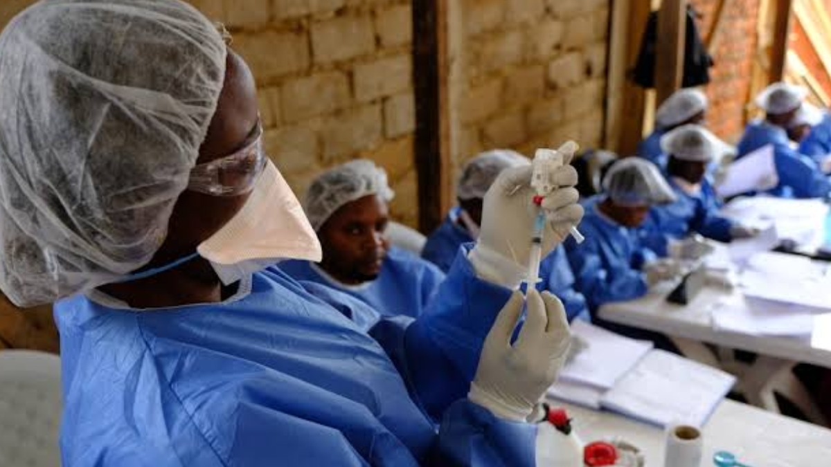 Personal médico en la República Democrática del Congo.