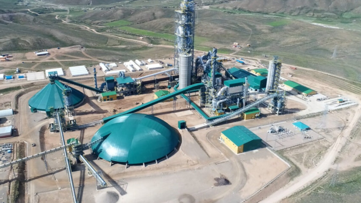 Planta de cemento de Ecebol en Potosí. Foto: Sedem