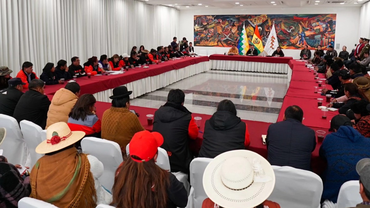 Presidente Rodrigo Paz se reunió con sectores sociales de El Alto. Foto: Oficina del Presidente