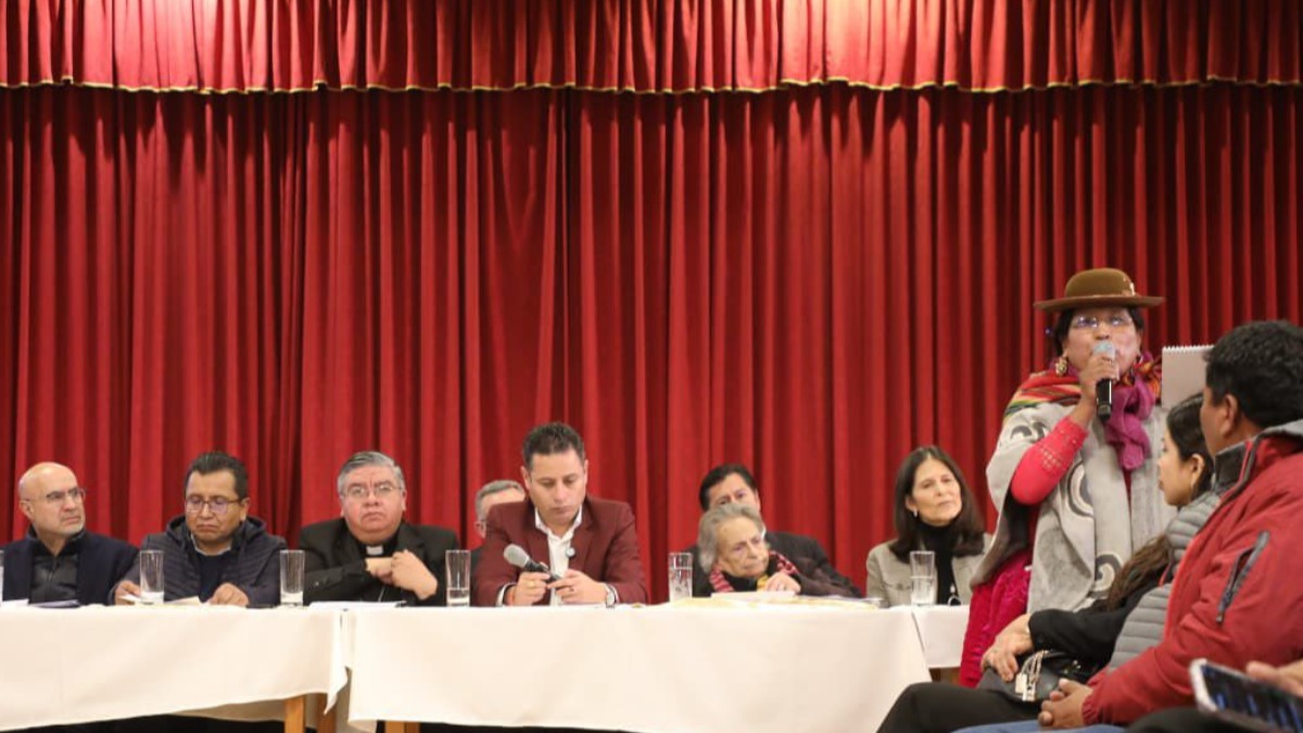 Reunión de la mesa de diálogo del pasado jueves
