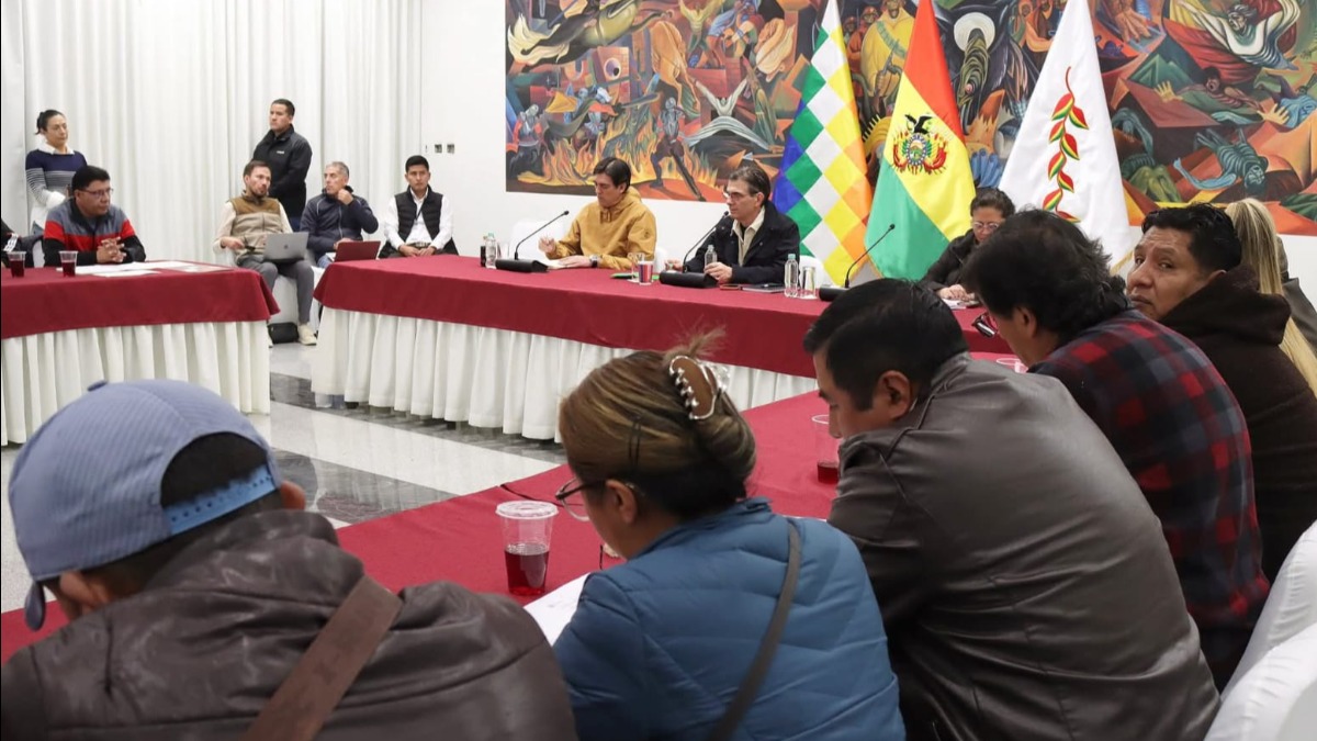 Rodrigo Paz en reunión con la COR de El Alto. Foto: Palacio