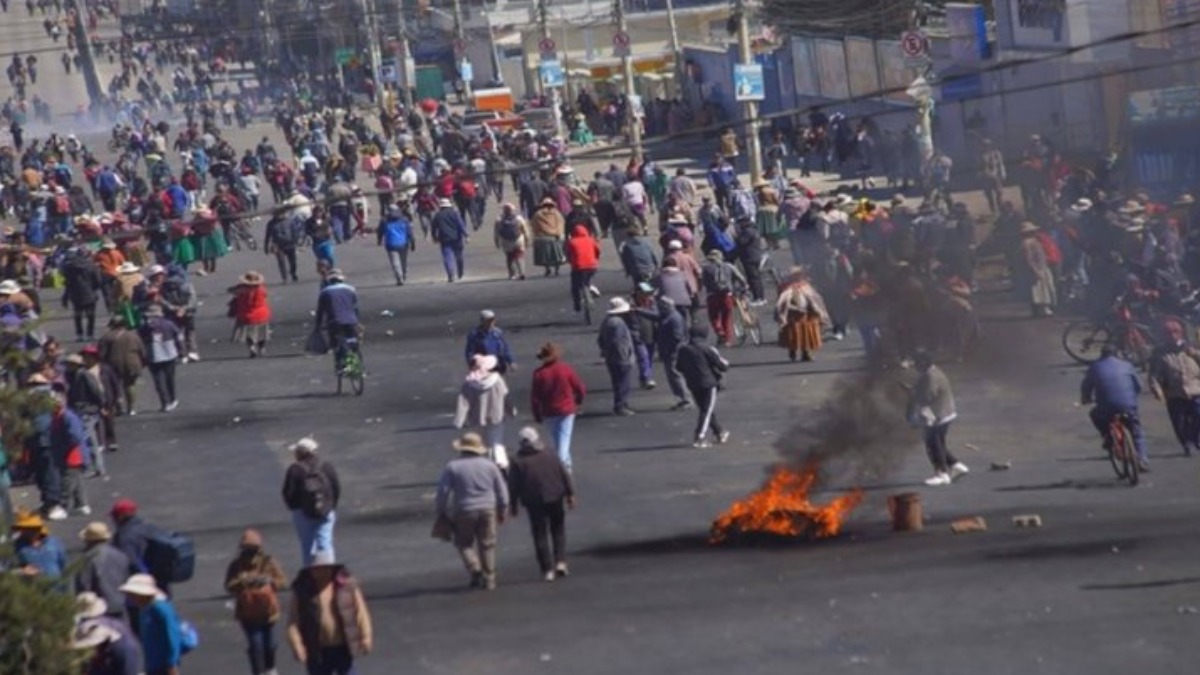 Sectores movilizados radicalizan protestas y mantienen presión para la renuncia de Paz. Foto: RRSS