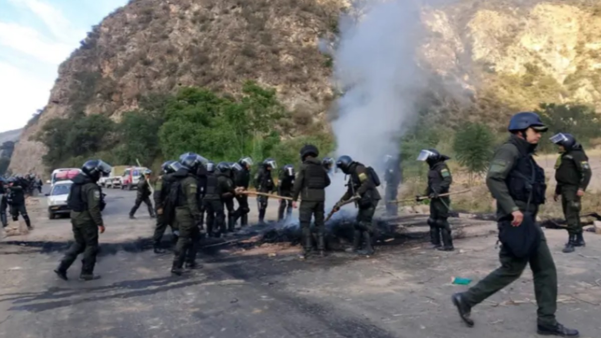 Tras el despeje, la Policía instaló puntos de vigilancia para evitar la reinstalación de bloqueos. Foto: Red Uno