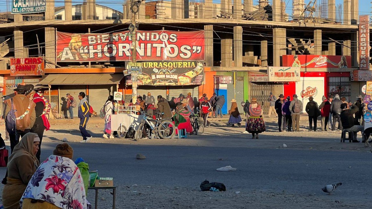 Una carretera de acceso al municipio de Viacha. Fotografía: Noticias Eldefensorsocial