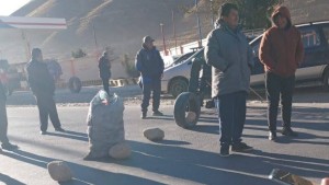 Bloqueo de choferes de los Yungas. Foto: RRSS