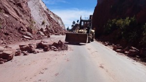 El conflicto dejó infraestructura vial dañada, pérdidas económicas y rutas interrumpidas. Foto: ABC