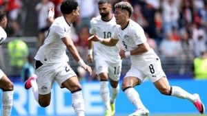 Jugadores de Egipto celebran el primer gol de su equipo.  Foto: FIFA
