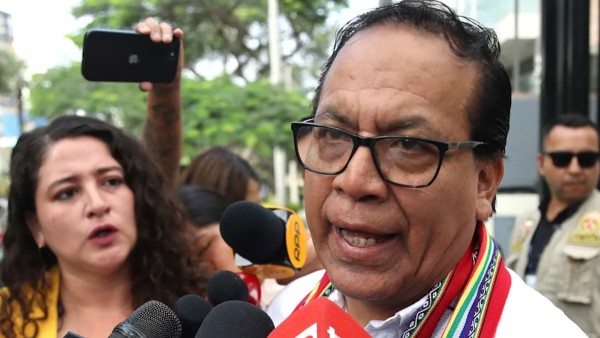 El candidato presidencial Roberto Sánchez.
