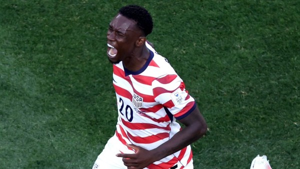 El estadounidense Folarin Balogun celebra uno de sus goles.  Foto : FIFA