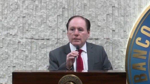 En conferencia de prensa el presidente del BCB, David Espinoza. Foto: Captura de video