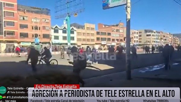 La agresión contra la periodista fue transmitida en vivo. Foto: Captura