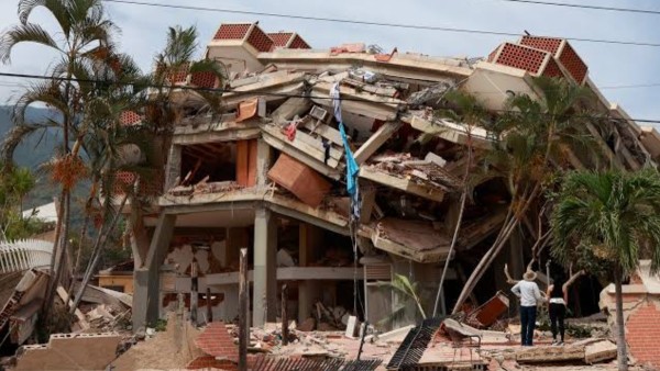 Un inmueble destruido tras los sismos en Venezuela.