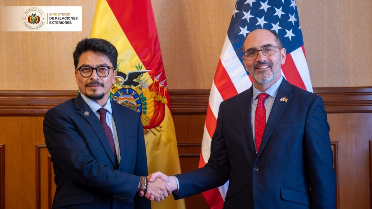 El canciller de Bolivia, Fernando Aramayo, y el nuevo Encargado de Negocios de EE.UU.,Erick Martini.
