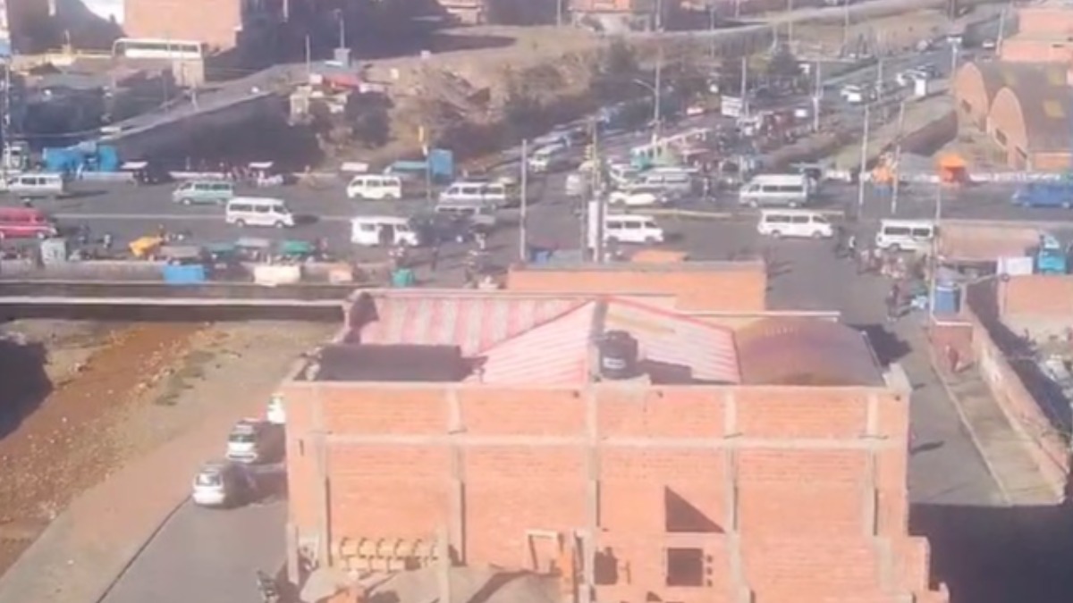 En el puente Río Seco del distrito 14, de El Alto, ya no se registran bloqueos. Foto: ANF