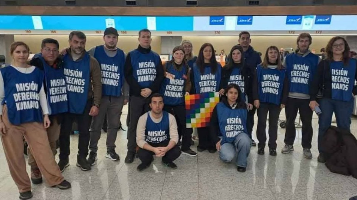 Grupo de argentinos de izquierda que pretendió ingresar a Bolivia haciéndose pasar por una misión de derechos humanos. Foto: RRSS