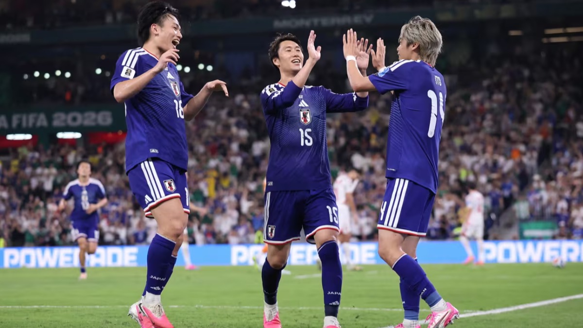 Los jugadores de Japón celebran uno de los goles de su victoria ante Túnez.  Foto: FIFA