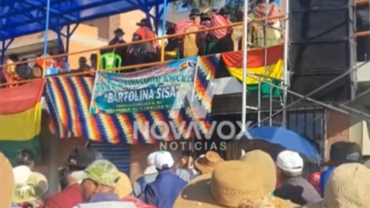 Los vecinos increparon a sus dirigentes por los bloqueos. Foto: captura video Novavox Noticias