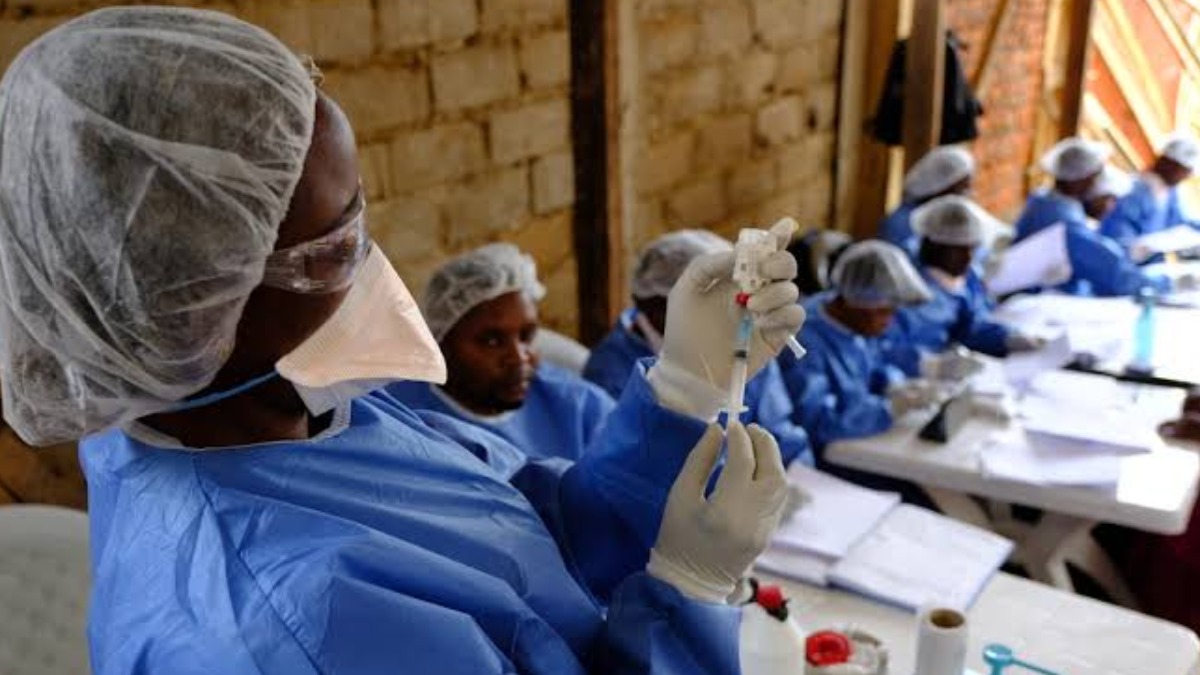 Un equipo sanitario en República Democrática del Congo.