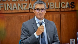 El ministro de Economía y Finanzas Públicas, José Gabriel Espinoza. Foto: ABI