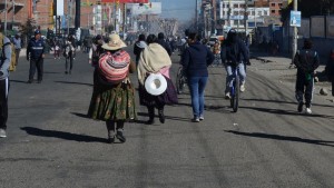 El panorama en el extranca de Río Seco en las jornadas de bloqueos de caminos en El Alto. Foto: ANF
