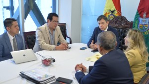 Reunión entre la presidente en ejercicio del TSJ, Rosmery Ruiz, y los presidente del Senado y Diputados. Foto: Senado