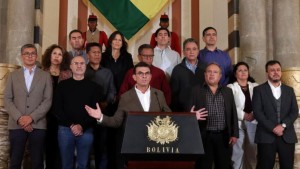 Rodrigo Paz junto a su primer gabinete de ministros. Foto: Correo del Sur