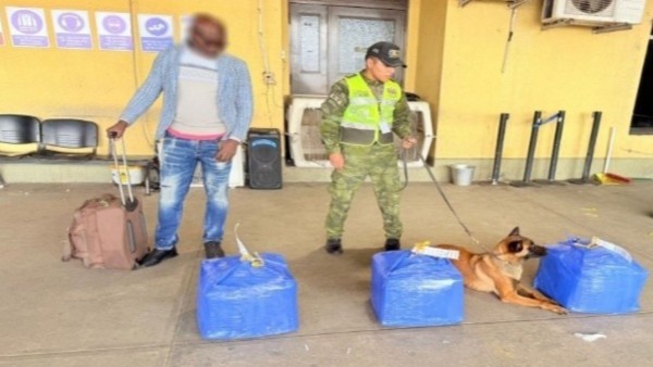 Decomiso de droga en el aeropuerto de Viru Viru. Fuente: UNODC.