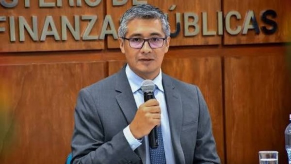 El ministro de Economía, José Gabriel Espinoza.