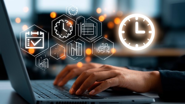 Especialistas en productividad coinciden en que gestionar el tiempo no significa trabajar más horas.  Foto: Unifranz