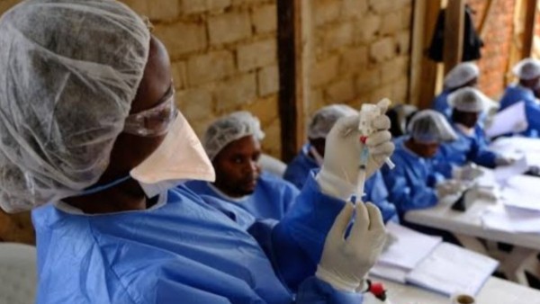 Personal médico en RDC.