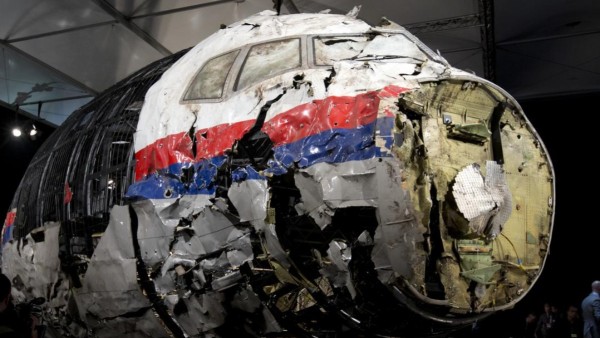 Restos del avión del vuelo MH17 de Malaysia Airlines.