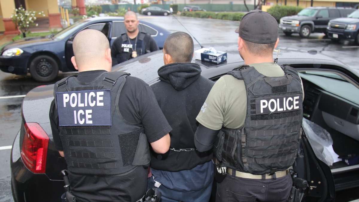 Agentes del Servicio de Control de Inmigración y Aduanas (ICE).