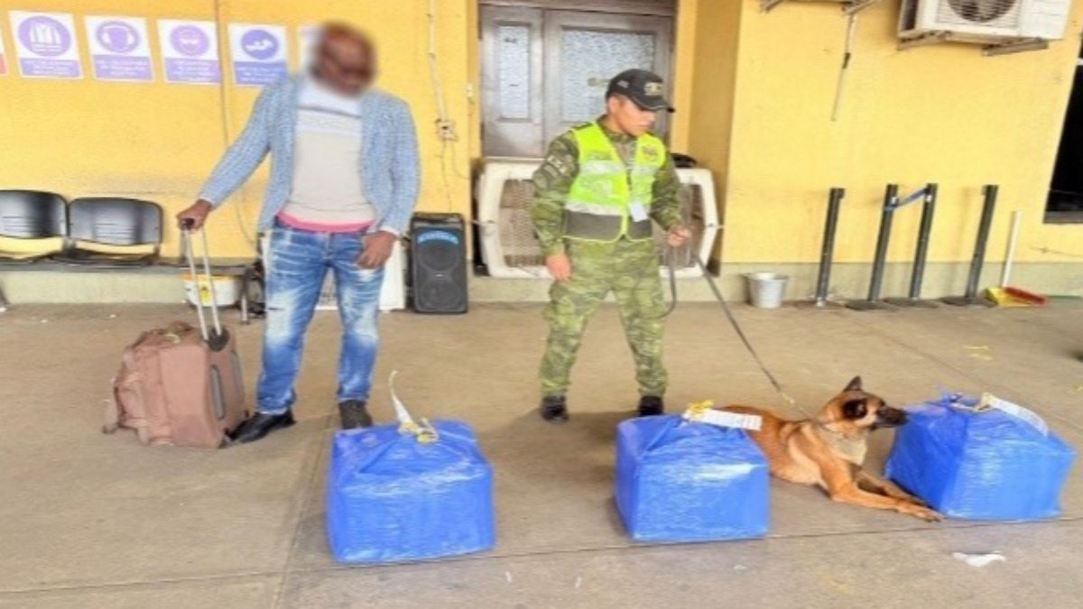Decomiso de droga en el aeropuerto de Viru Viru. Fuente: UNODC.