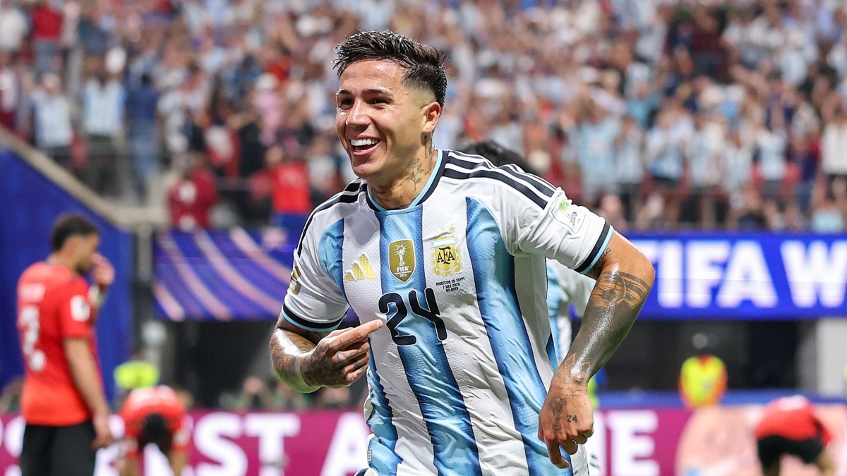 El argentino Enzo Fernández celebra su gol para la victoria de su selección.  Foto: FIFA
