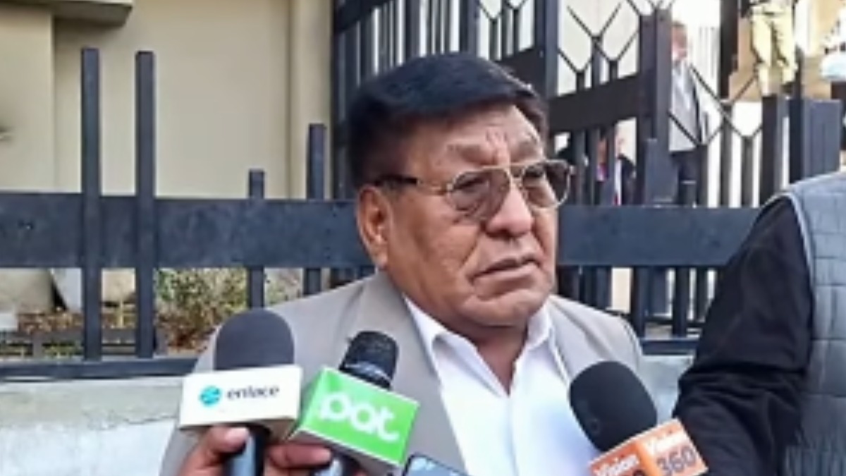 Lucio Gómez, secretario ejecutivo de la Confederación Nacional de Choferes de Bolivia. Foto: Captura de video
