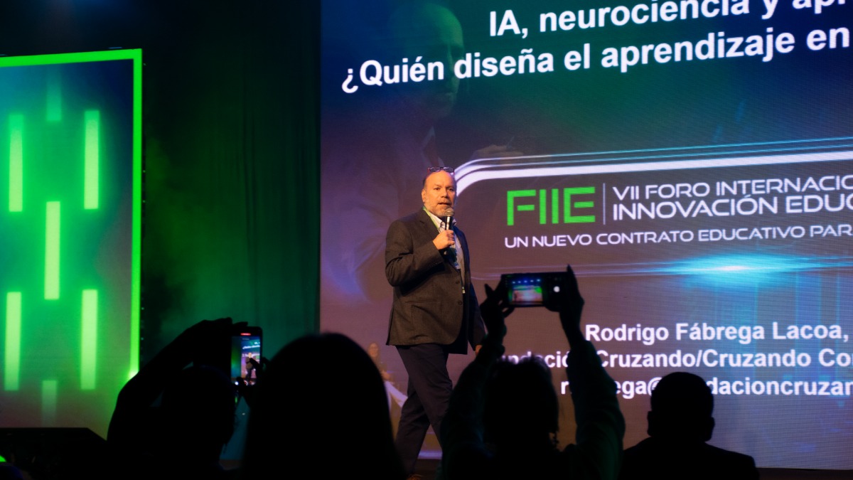 Rodrigo Fábrega, fundador de Fundación Cruzando y profesor visitante del MIT Media Lab.   Foto: Unifranz